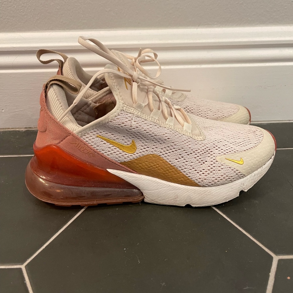 Nike Air270